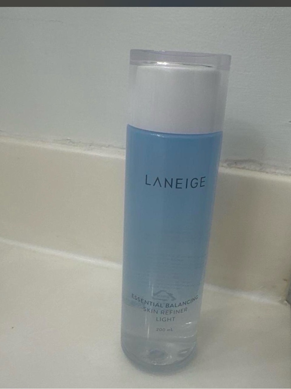 LANEIGE essential balance skin refiner light